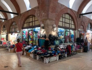Κατακλύζουν την αγορά της Αδριανούπολης οι Έλληνες – Αγοράζουν ρούχα, ψάρια φρούτα...